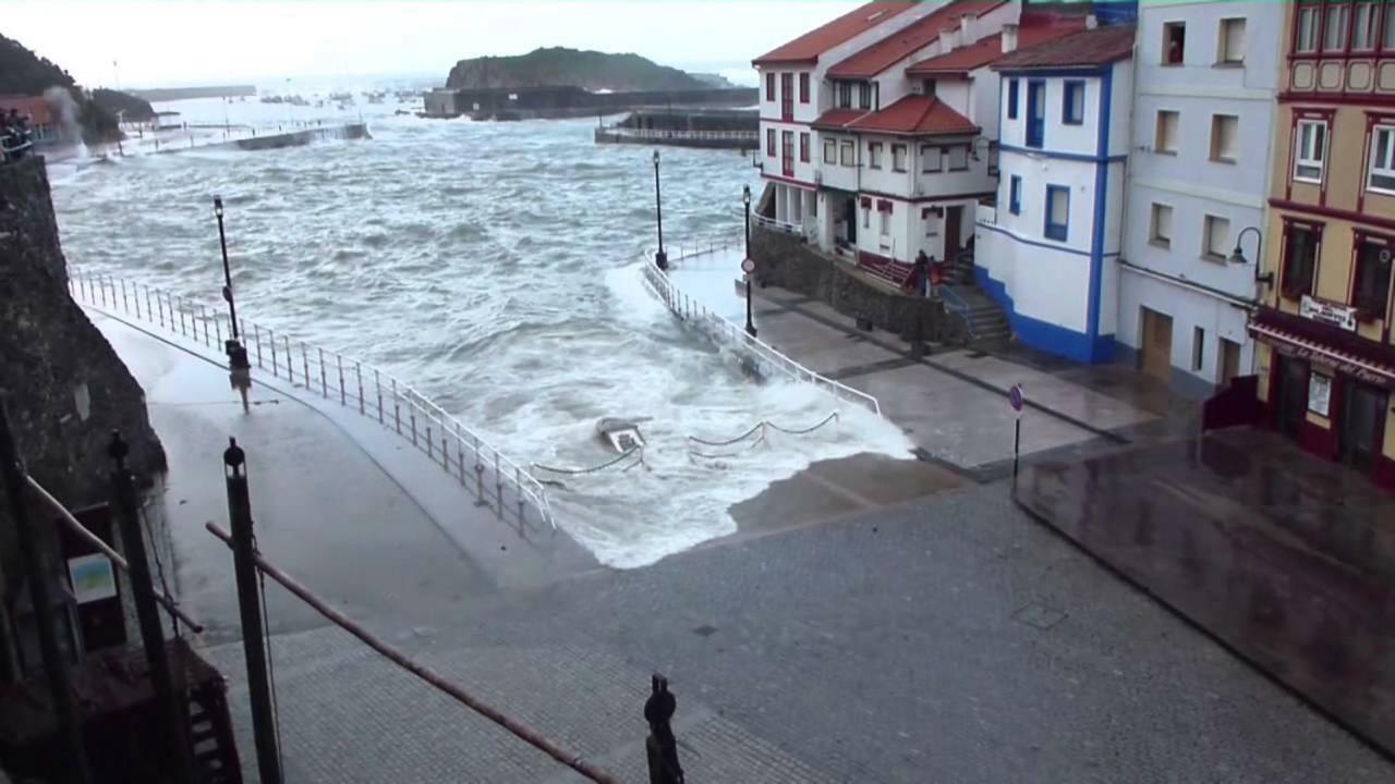 La Nana Del Mar / The Lullaby Of The Sea On Old Harbour Apartment Cudillero Bagian luar foto